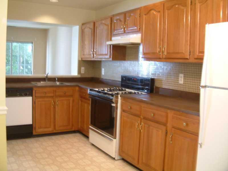 2202 Wendover Dr - Photo 2 of 8