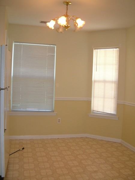 2202 Wendover Dr - Photo 3 of 8
