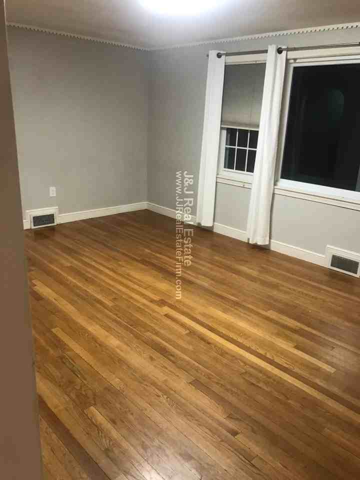 118 College St - Photo 3 of 8