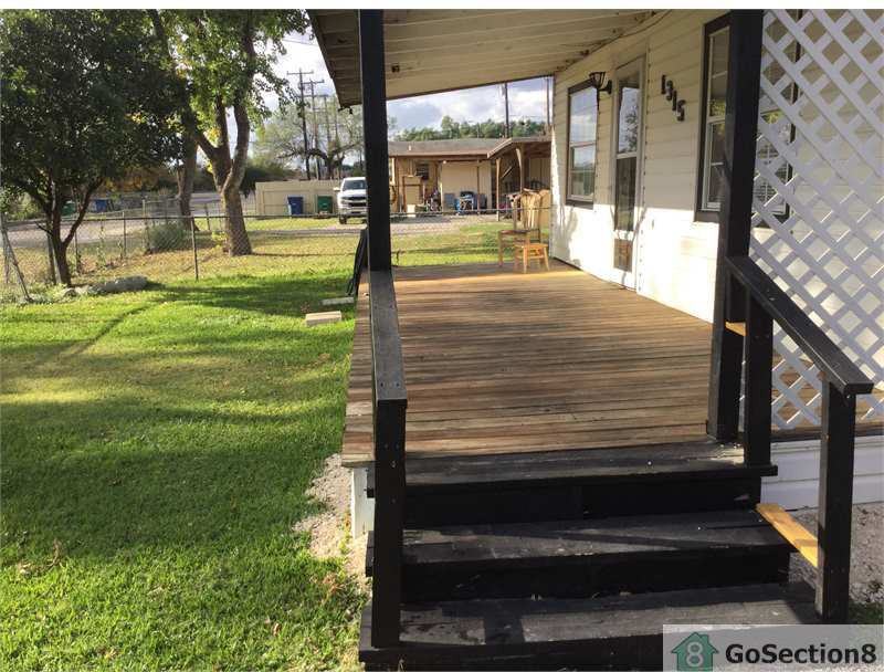 1315 E Pyron Ave - Photo 2 of 15