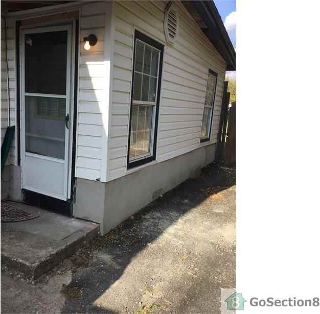 1315 E Pyron Ave - Photo 3 of 15