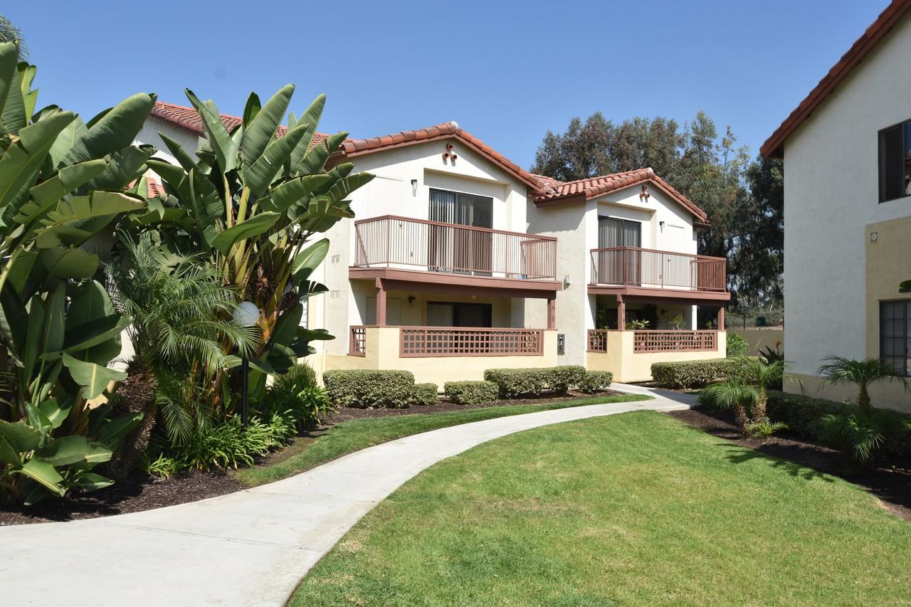 The Village Luxury Apartments - Photo 3 of 34