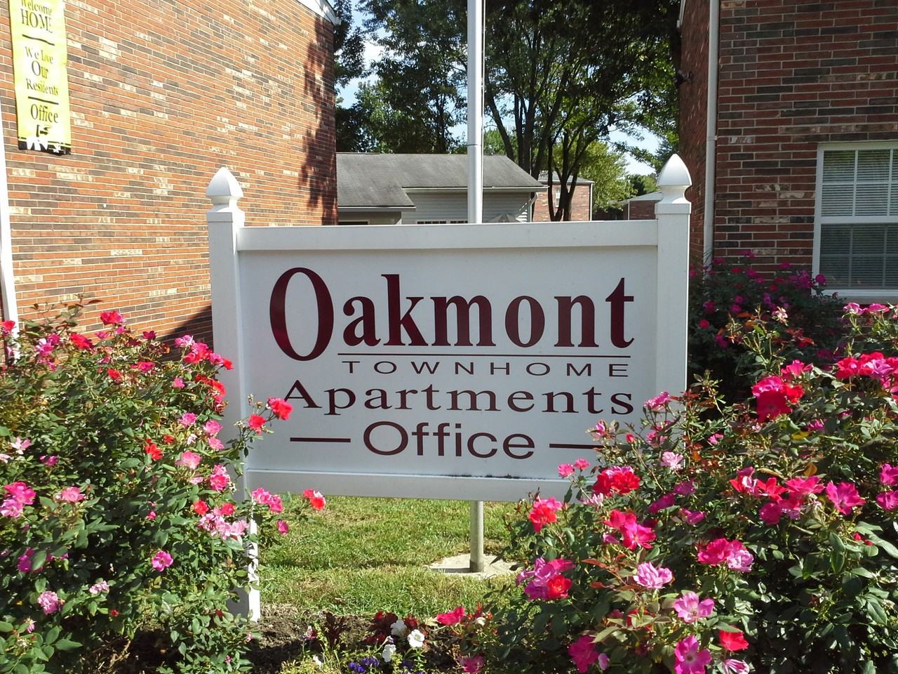 Oakmont Townhomes Apartments 1624 Northwinds Estates Dr, Ferguson, MO