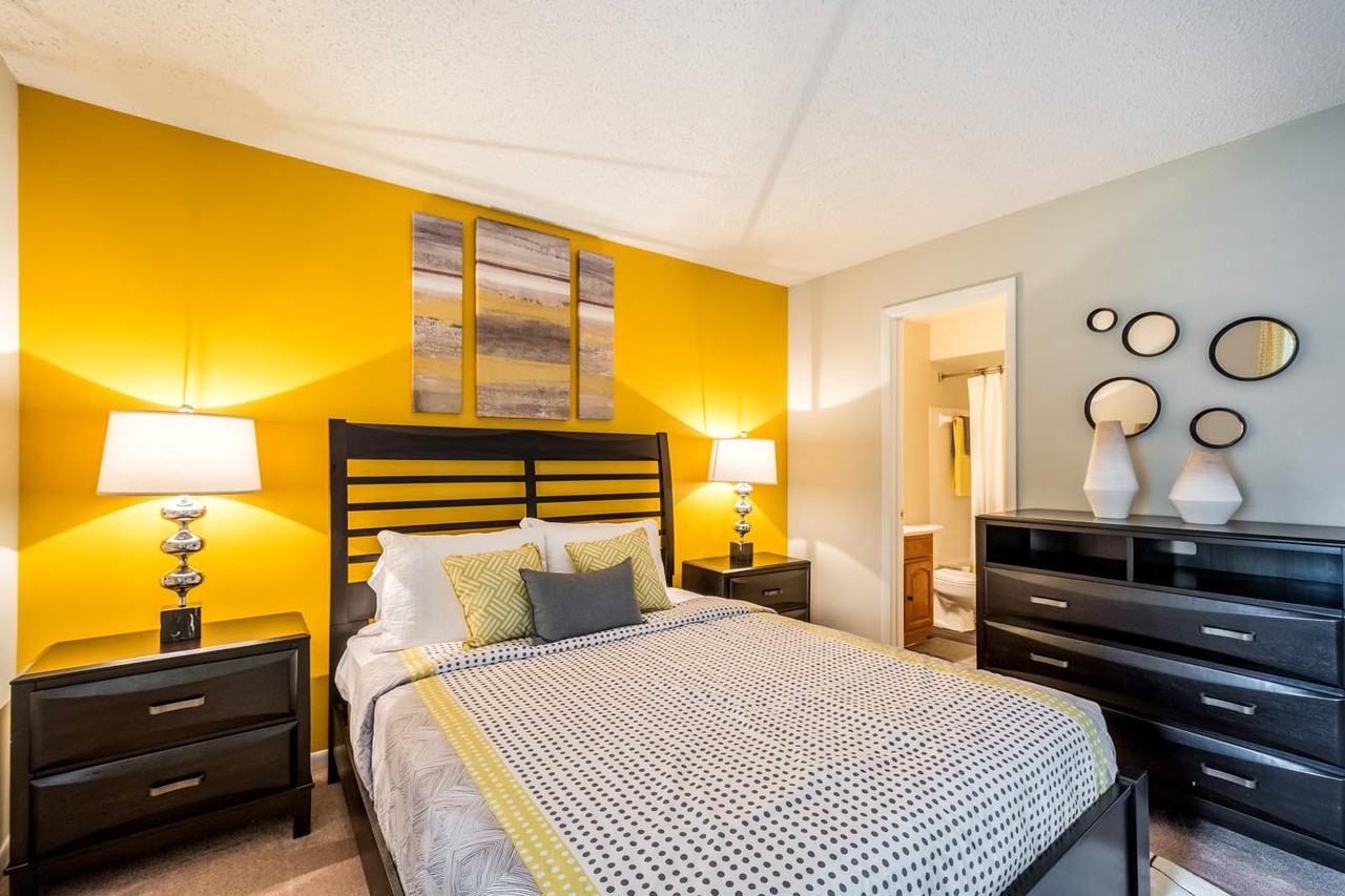 Laurel Oaks - Photo 3 of 8