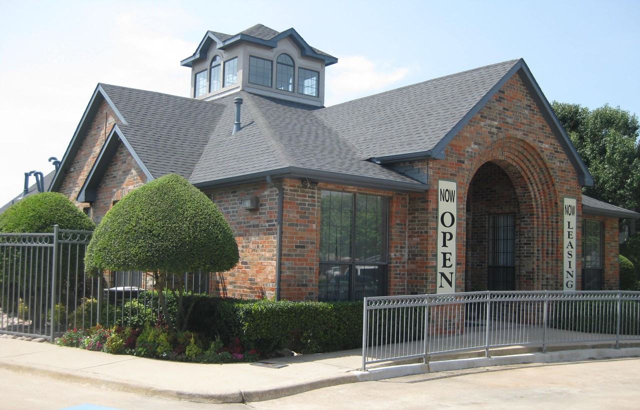 Saddle Brook Apartments - Photo 3 of 17