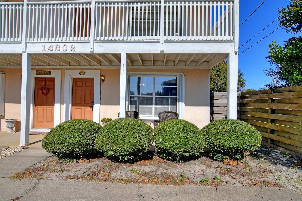 14302 Millcole Ave - Photo 3 of 10