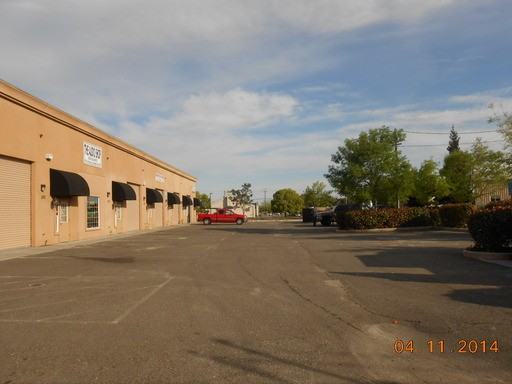 592 S Sierra Ave - Photo 2 of 6