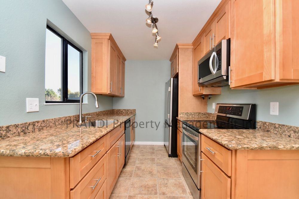 140 Captains Cove Dr - Photo 3 of 13