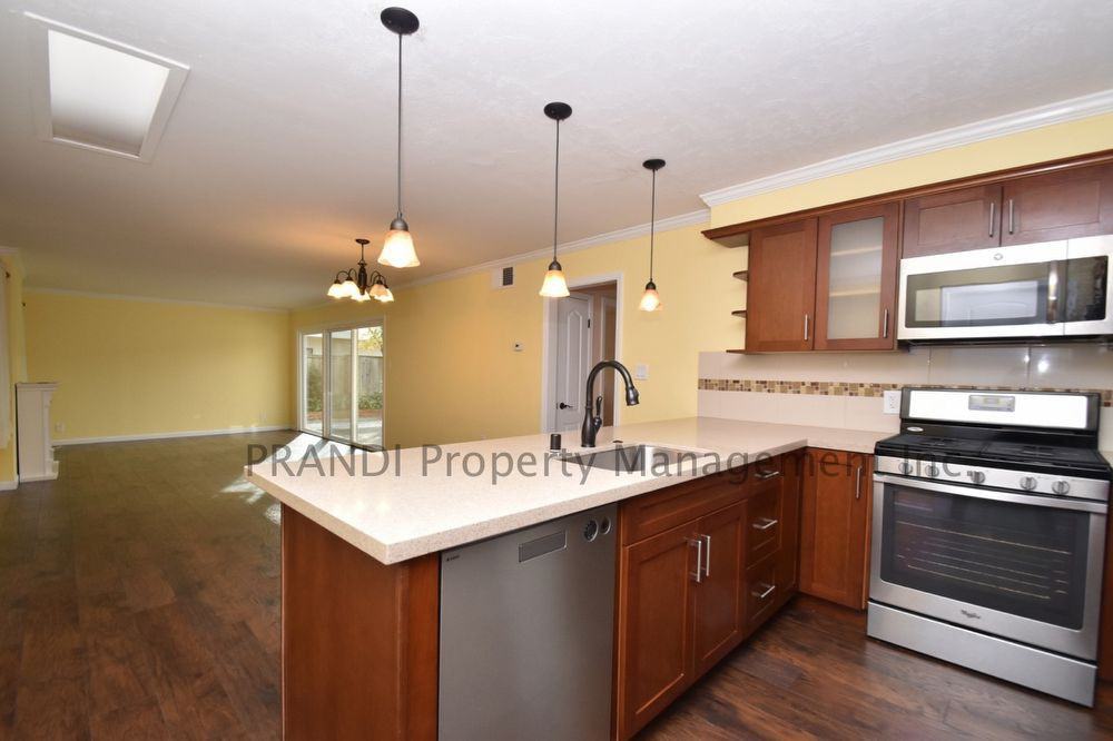 80 Meadow Dr - Photo 3 of 16