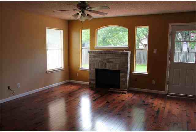 1812 Hollow Tree Blvd - Photo 3 of 7