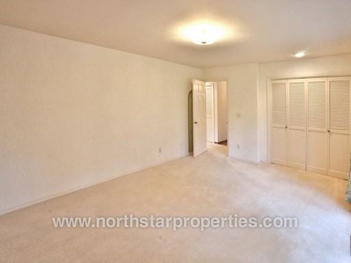 2126 Crest Dr - Photo 3 of 32