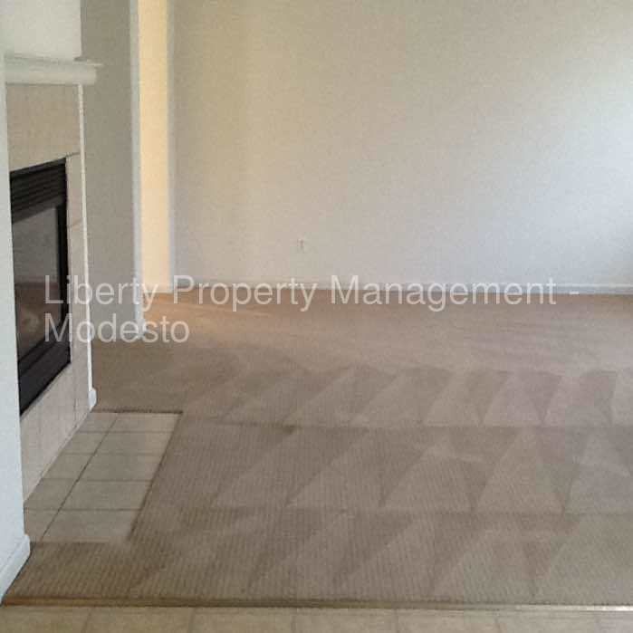 1301 Oasis Ln - Photo 2 of 8