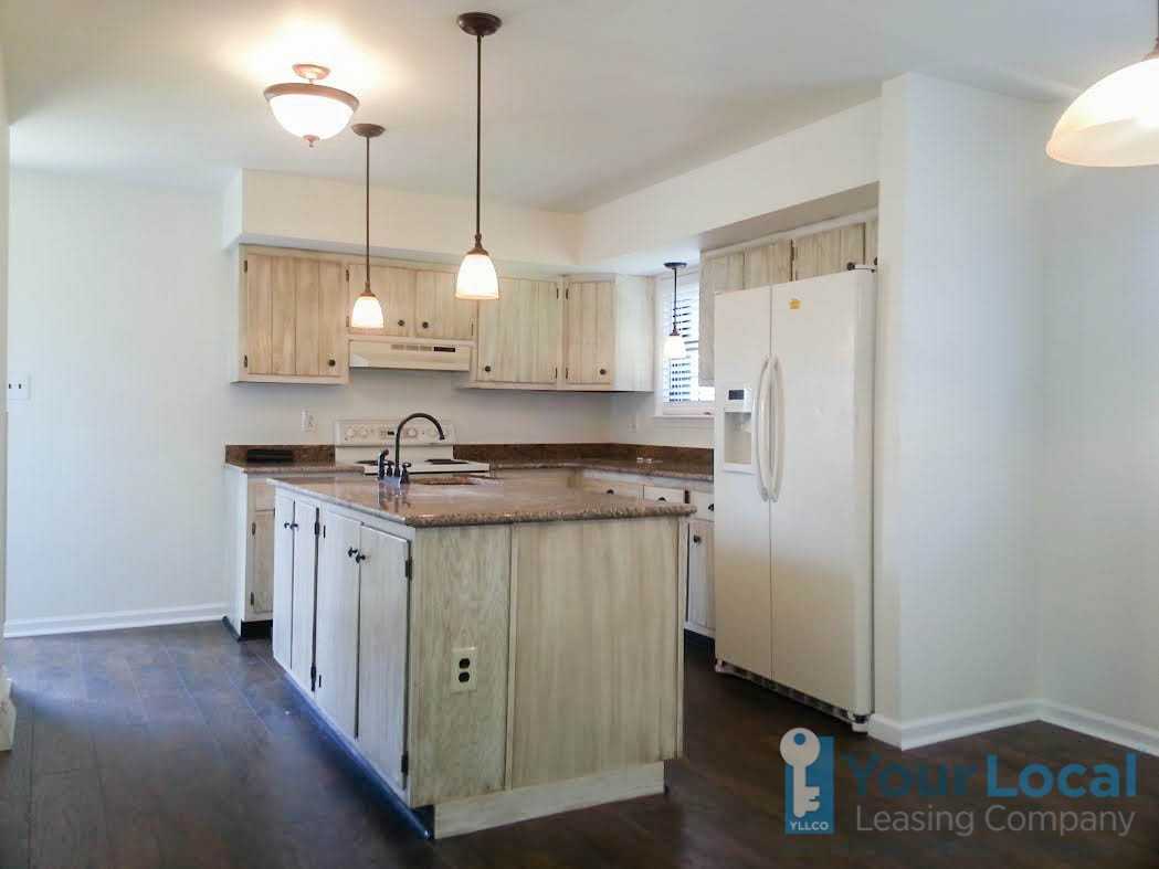 500 Arbutus Ave - Photo 2 of 12
