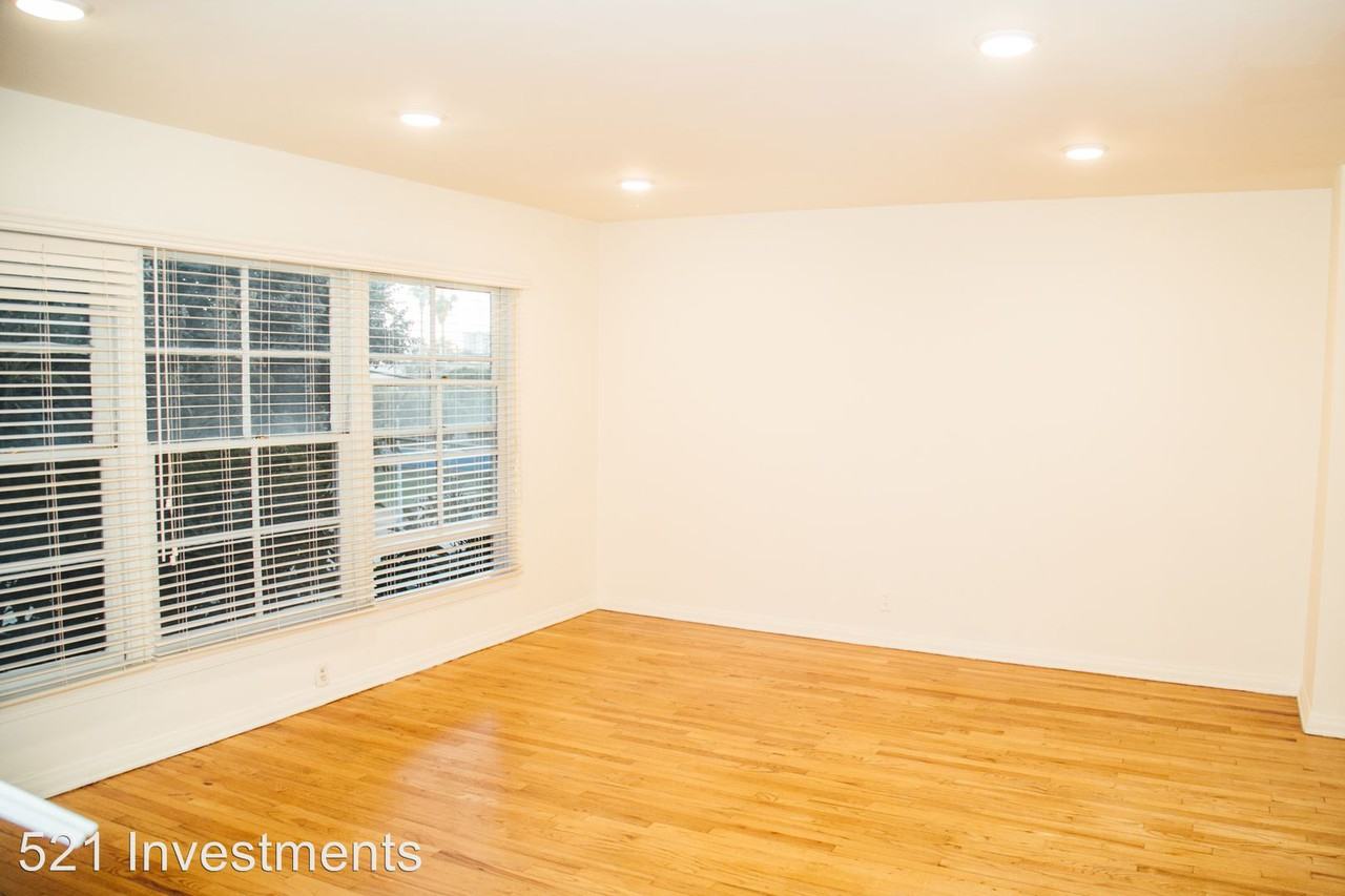 2330 6th st - Photo 2 of 11