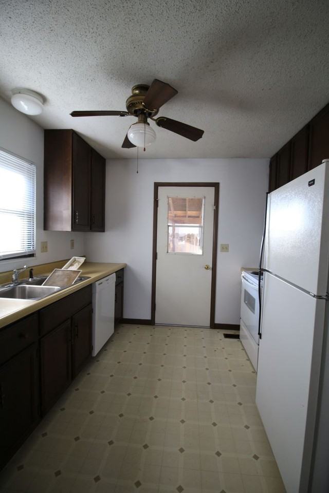 1357 Southwinds Circle Drive Units - Photo 2 of 5