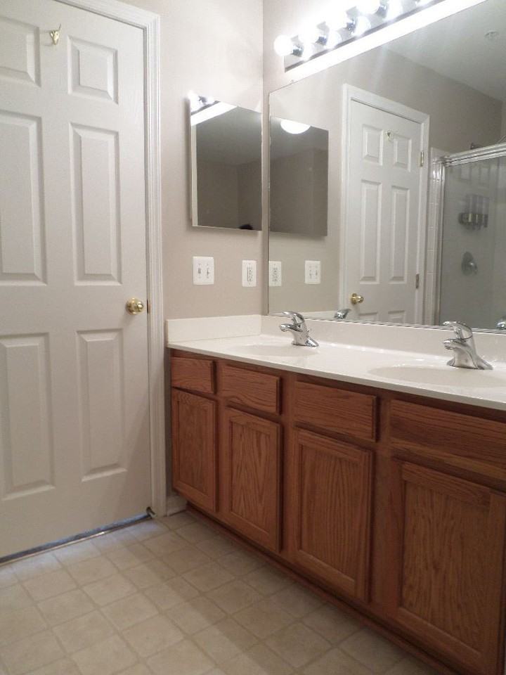 5085 Anchorstone Dr - Photo 2 of 7