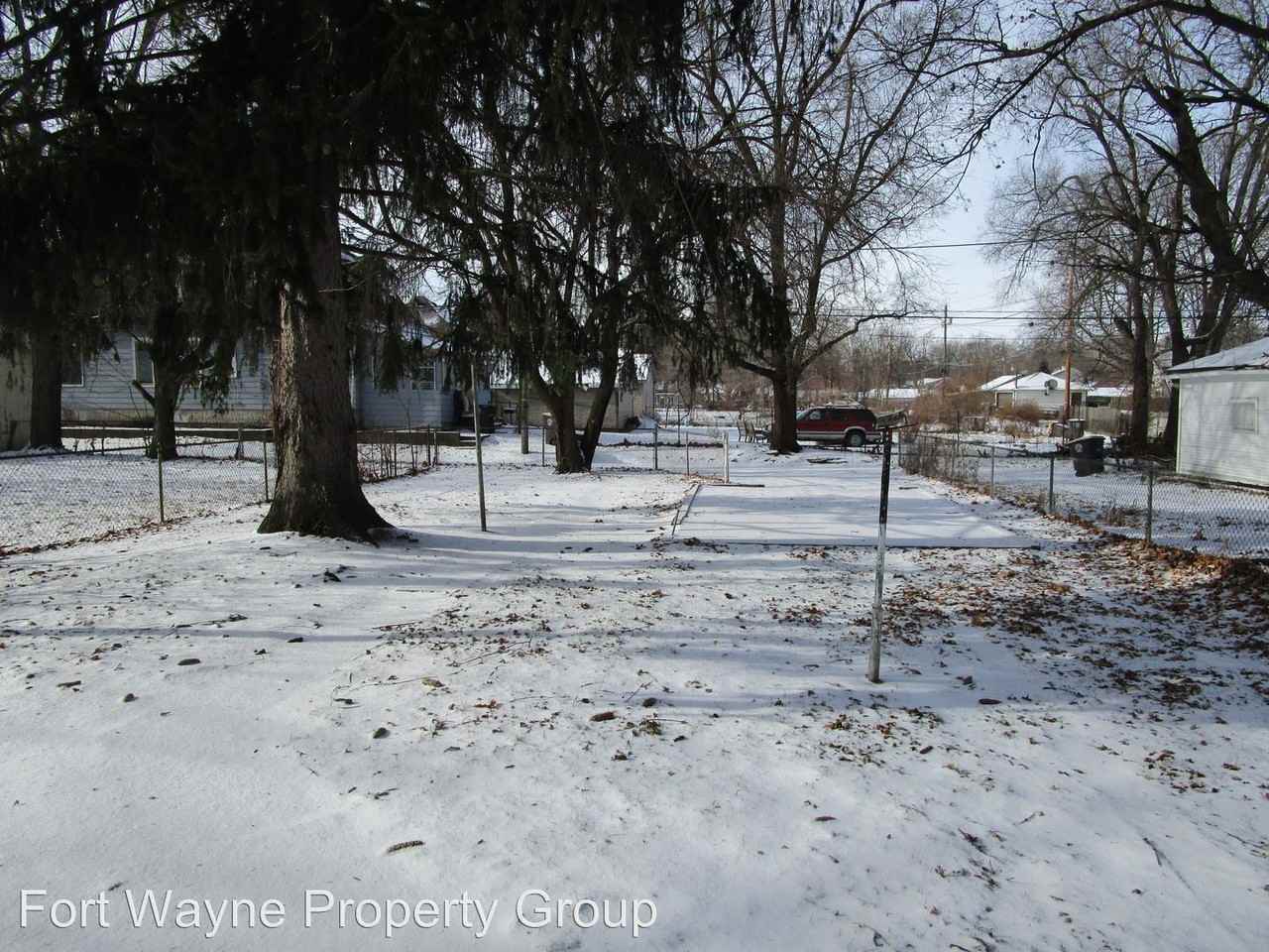 2212 Brooklyn Ave - Photo 2 of 14