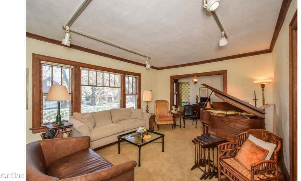 2975 N Downer Ave - Photo 2 of 9