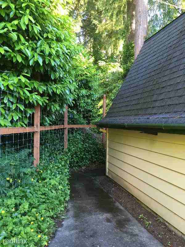 101 S Baker St - Photo 3 of 7