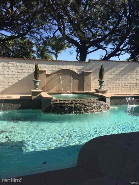 32 Gleneagles Dr - Photo 2 of 6