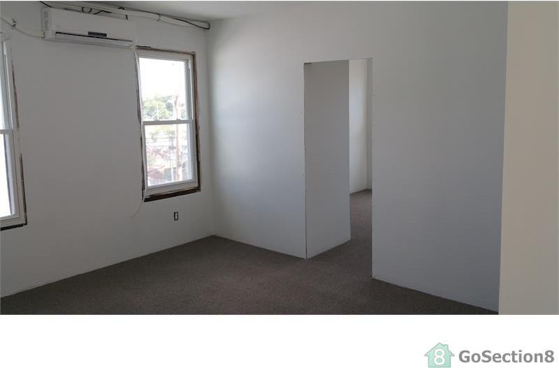 1349 Pembroke St #3B - Photo 2 of 5