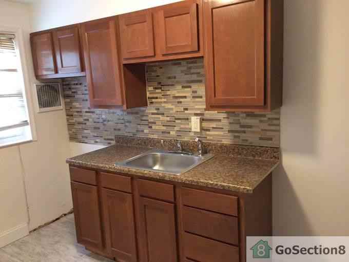 4708 Homesdale Ave - Photo 3 of 8