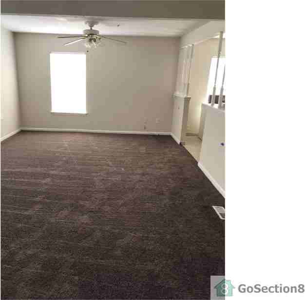 1611 Rosemont St - Photo 2 of 4