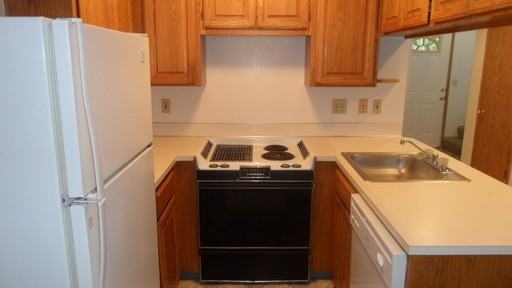 654 SE 5th Ave - Photo 3 of 13