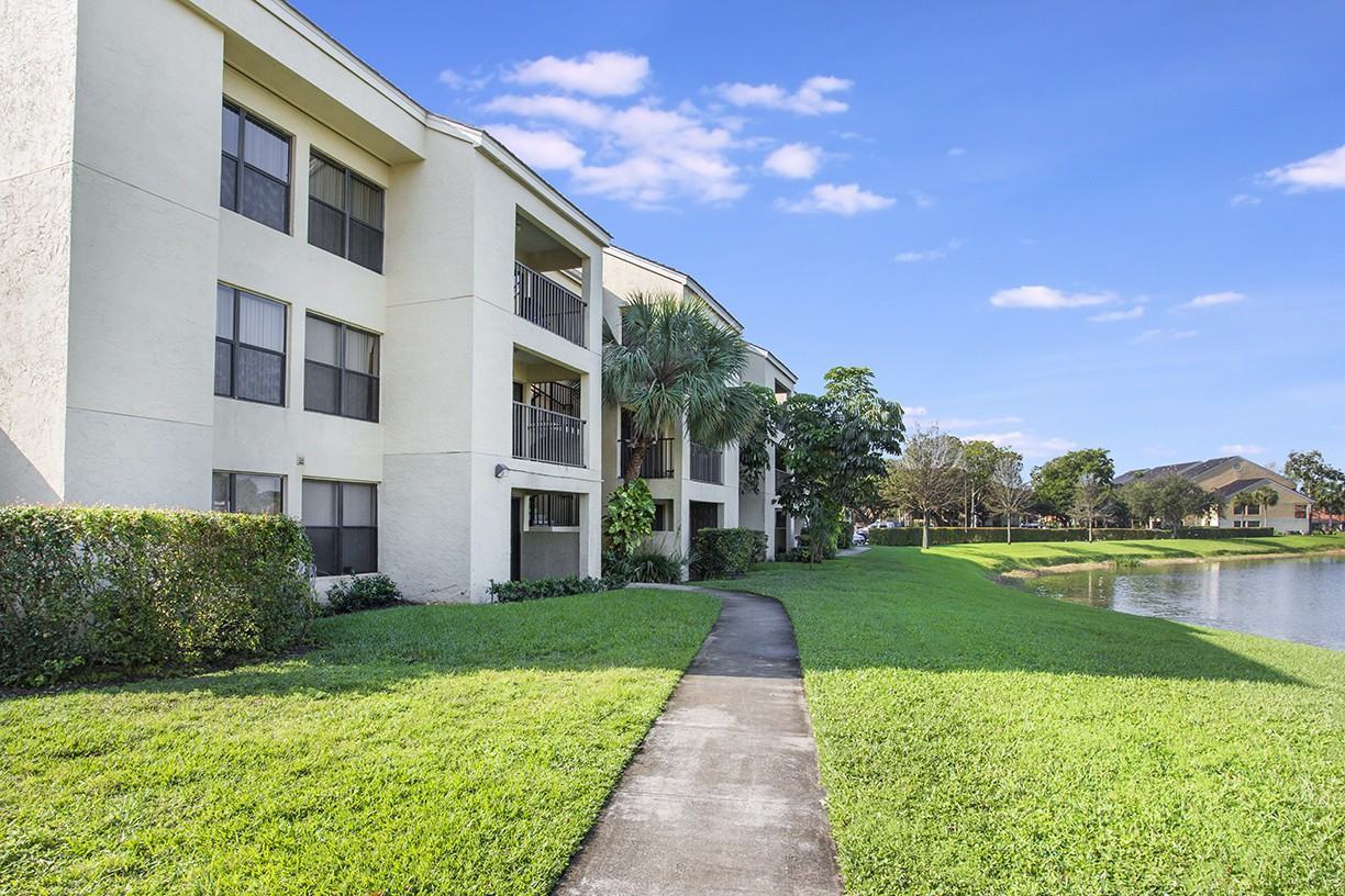 Village Crossing Apartments - Photo 3 of 21