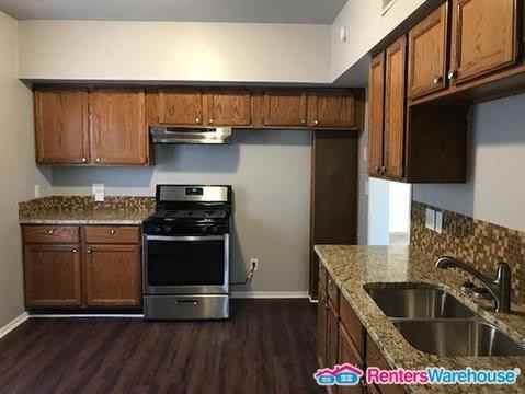 619 N Montgomery St - Photo 2 of 14