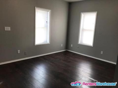 619 N Montgomery St - Photo 3 of 14