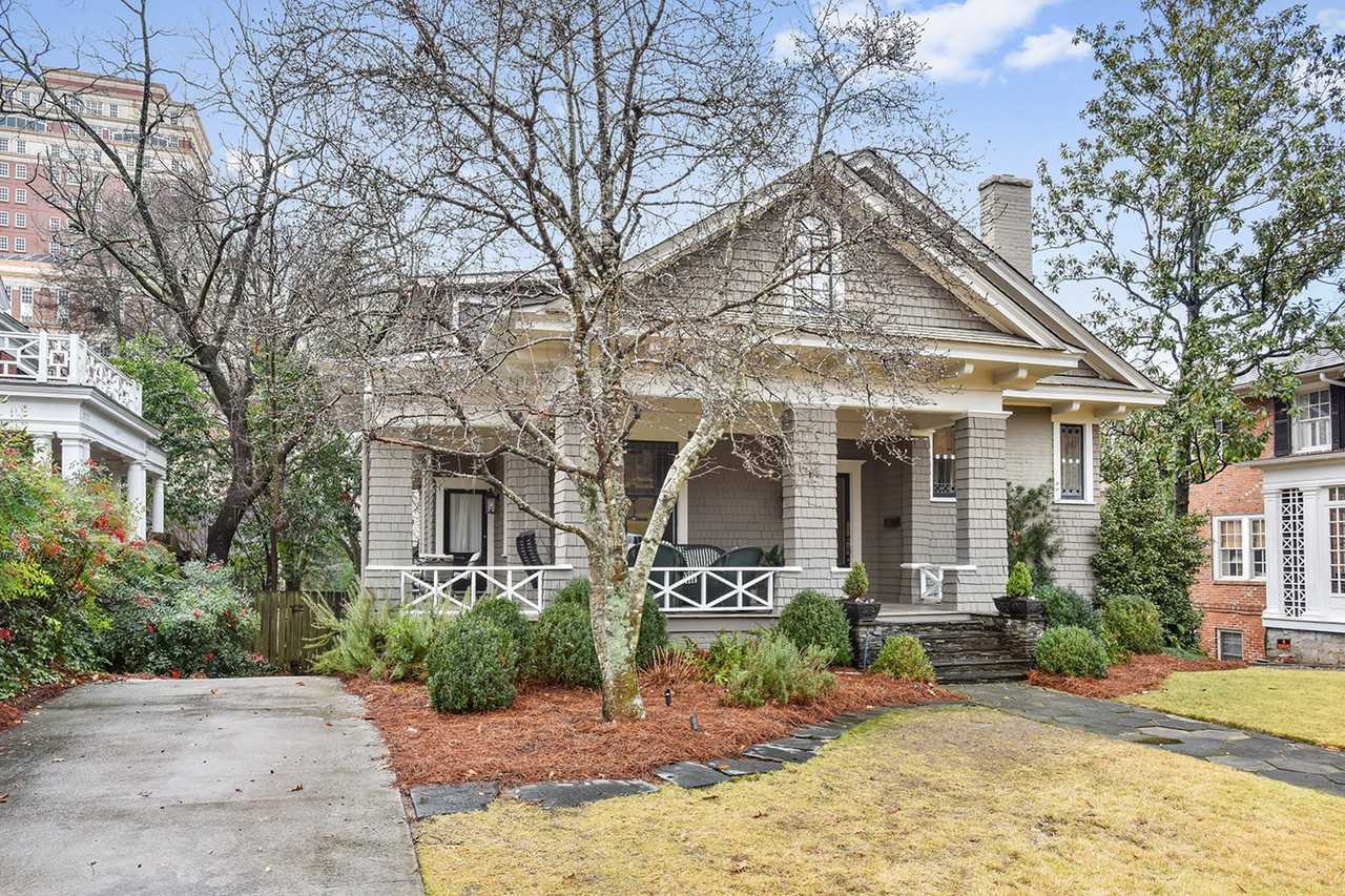 126 Peachtree Cir NE - Photo 2 of 28