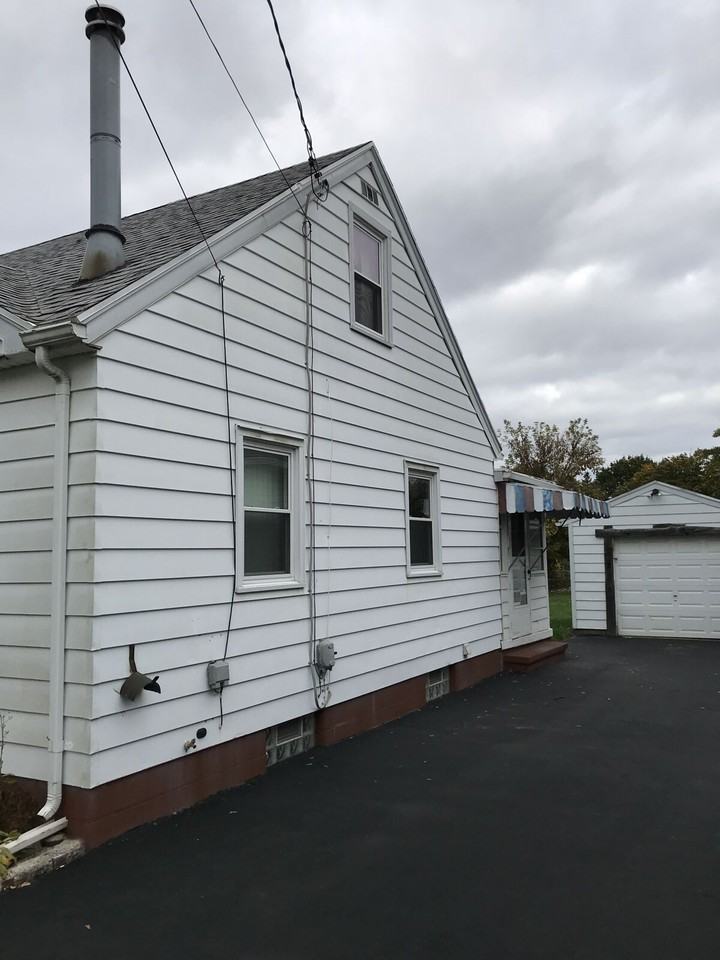 1154 Maple St - Photo 2 of 30