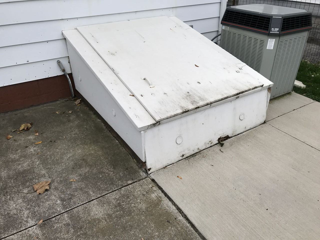 1154 Maple St - Photo 3 of 30