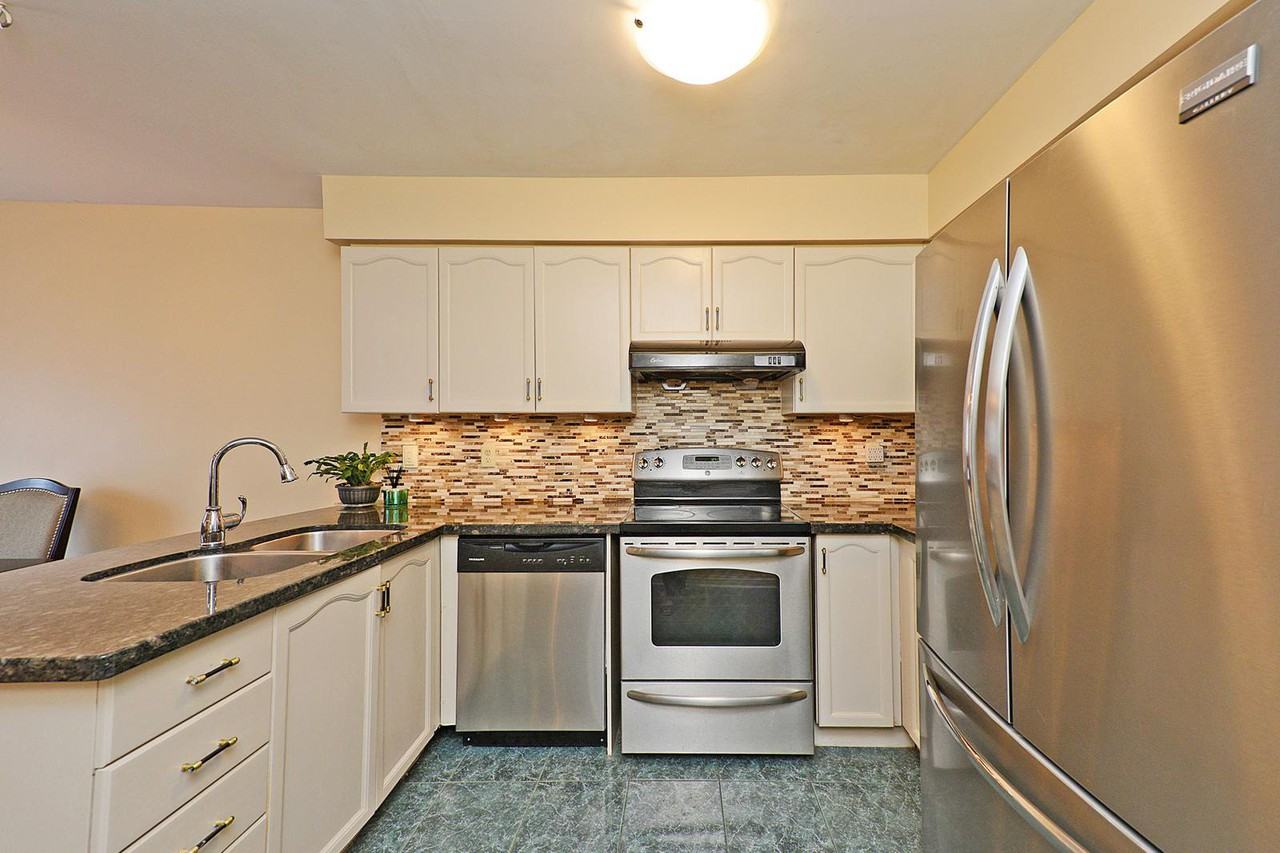 98 Forestgrove Cir - Photo 3 of 20