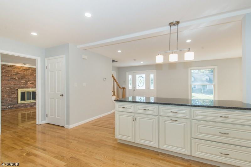 947 Rahway Ave - Photo 3 of 15