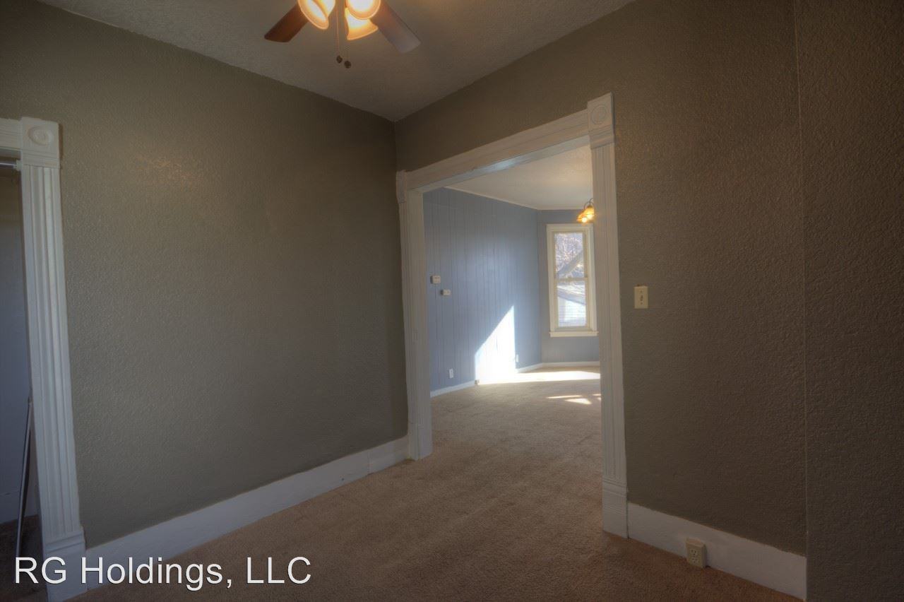 712 15th Ave S - Photo 3 of 5