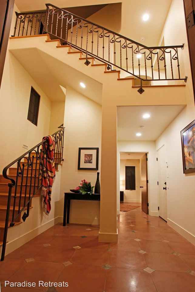 222 W Yanonali St - Photo 2 of 13