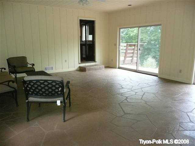 550 S River Rd - Photo 3 of 11