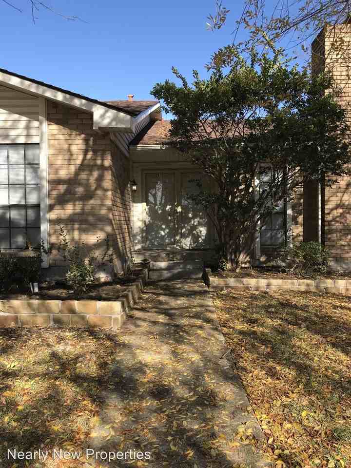 2915 Rio Verde Way - Photo 2 of 30