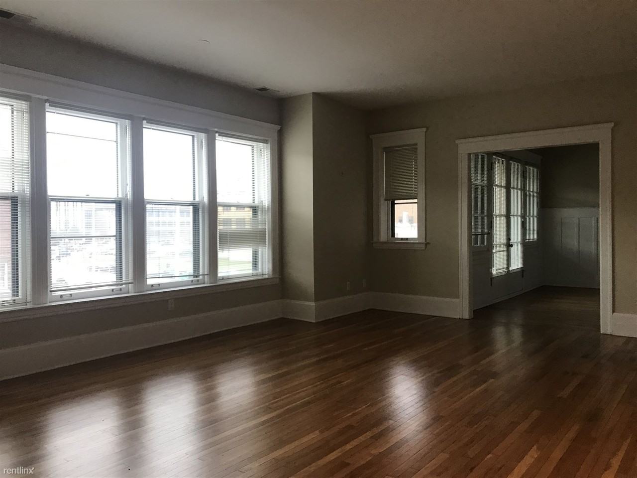 615 W Hancock St - Photo 3 of 6