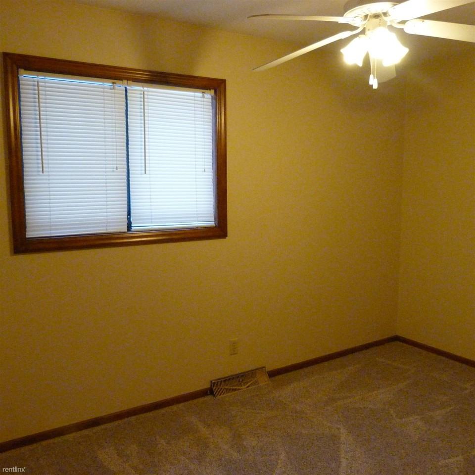 12778 8th Ave - Photo 2 of 5