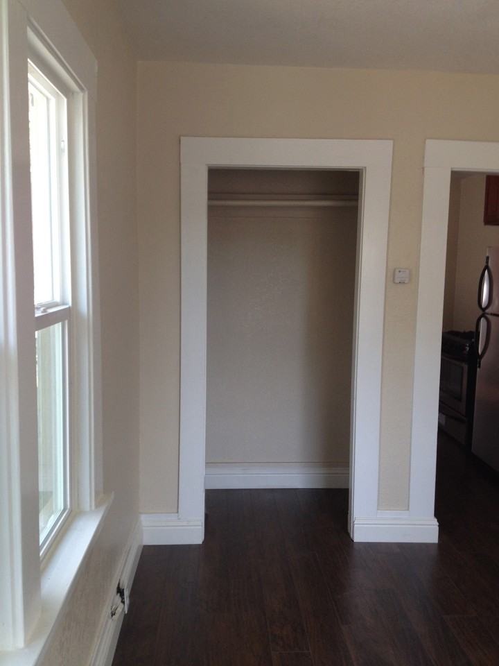 145 9th St - Photo 2 of 6