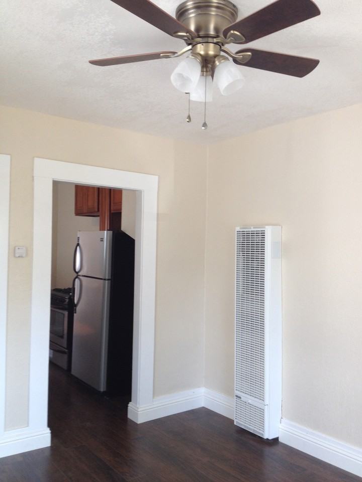 145 9th St - Photo 3 of 6