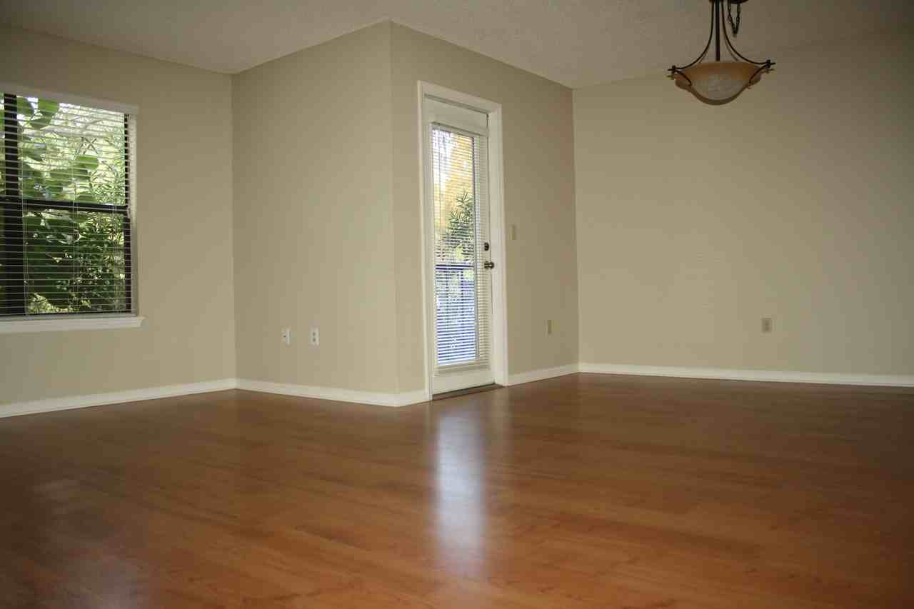 Mandalay on 4th - Photo 2 of 12