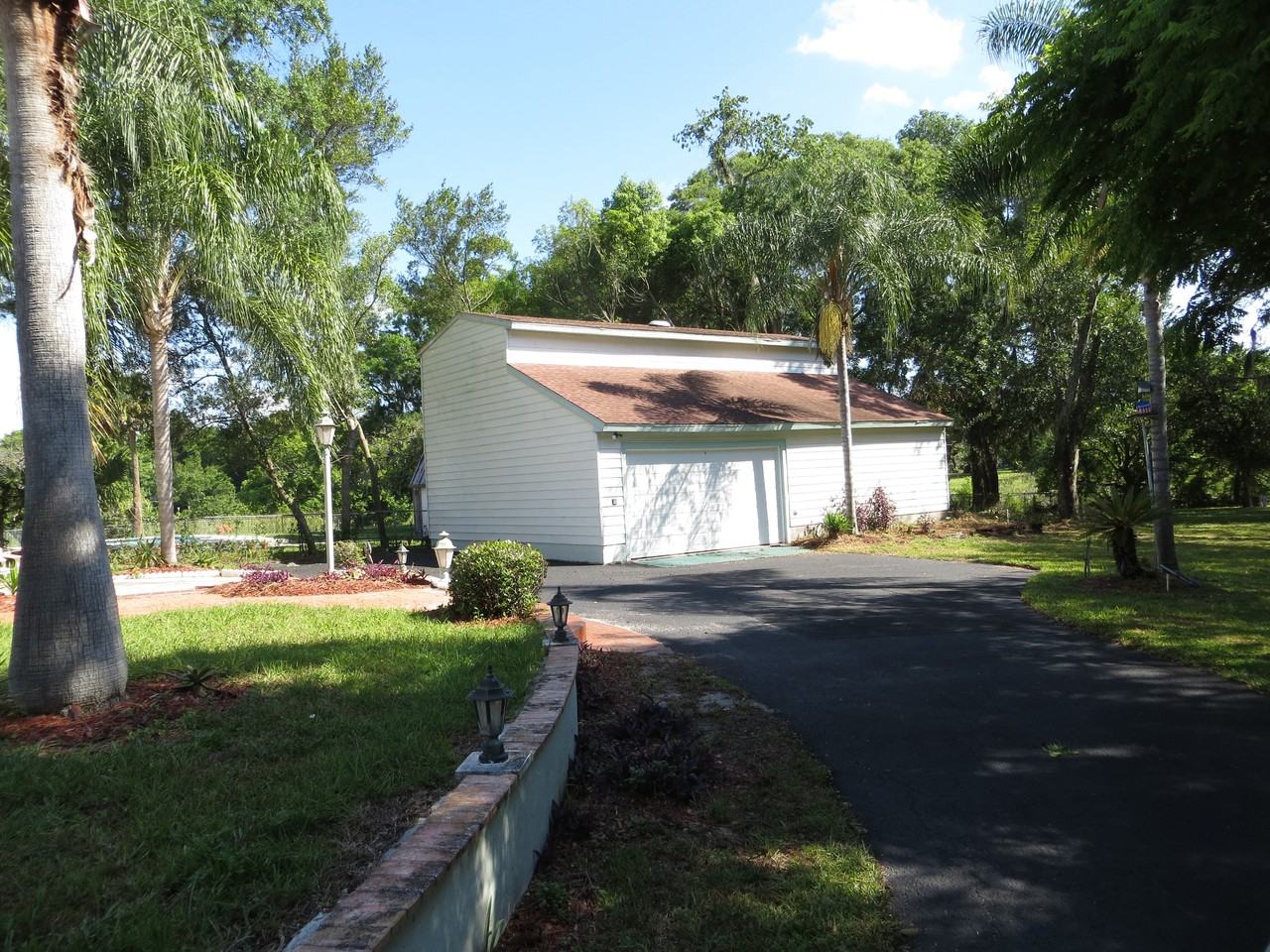 15917 W Lake Burrell Dr - Photo 3 of 50