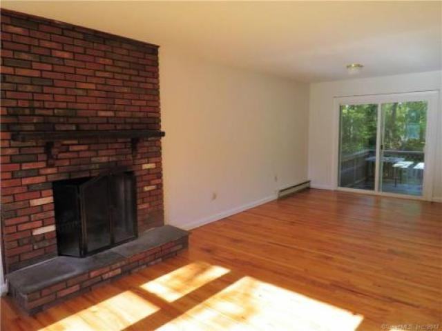 18 Latimer Dr - Photo 3 of 6