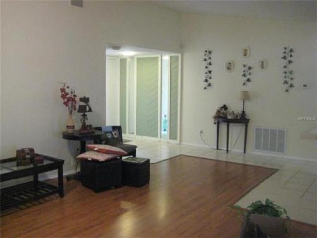 844 Greenfield Dr - Photo 2 of 6