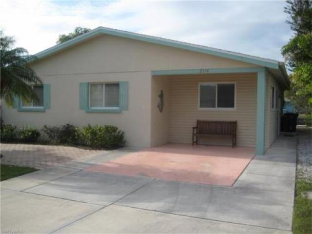 2574 Bayshore Dr - Photo 3 of 6