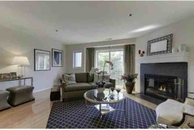 916 Lincoln Ave - Photo 2 of 6